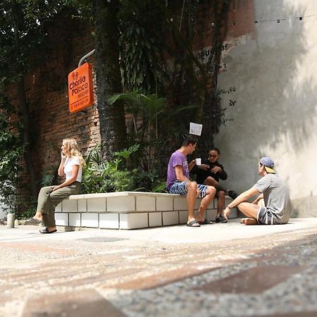 Charlie Palace Hostel Medellín Exterior foto