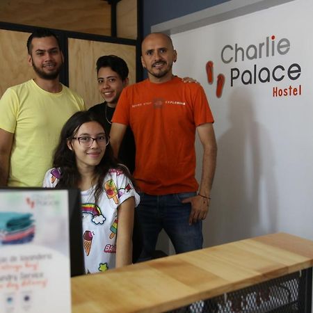 Charlie Palace Hostel Medellín Exterior foto