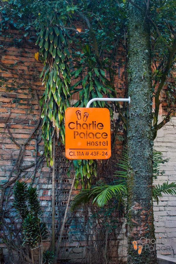 Charlie Palace Hostel Medellín Exterior foto